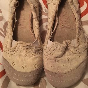 Size 7.5 Mudd beige frayed ballet flats
